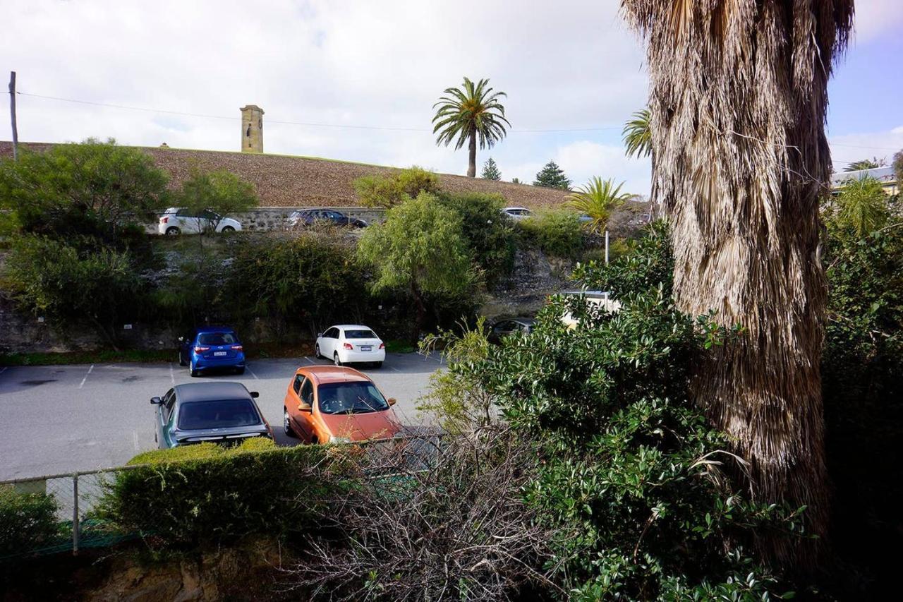 Studio 101 - First Floor Fremantle Studio Apartment ภายนอก รูปภาพ